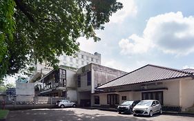 RedDoorz Plus near RS PMI Bogor